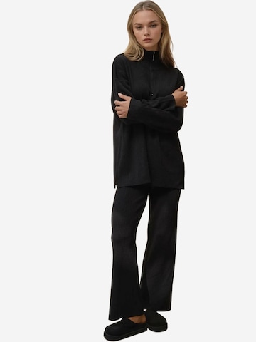Completo pantalone di Hiccup in nero: frontale