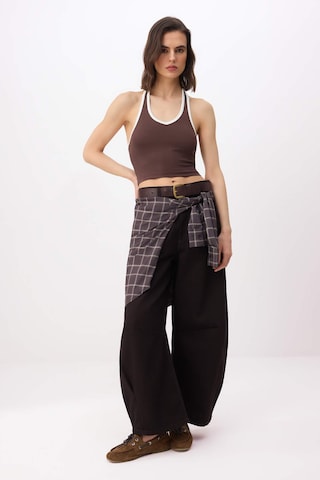 Top di Trendyol in marrone