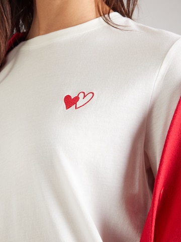 ONLY Μπλουζάκι 'ONLHAPPY' σε λευκό