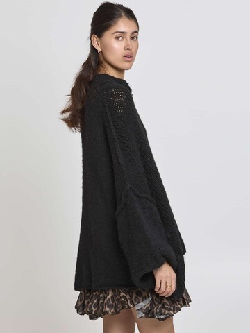 Lilavie Strickjacke ' Lolaa Oversize One Size ' in Schwarz