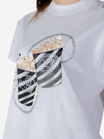 Maglietta 'SS CN POPCORN TEE W6RI28 I3Z14' di GUESS in bianco
