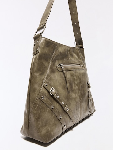 Bershka Skuldertaske i brun