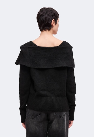 ABOUT YOU Pullover 'Malin' in Schwarz: Rückseite