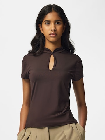 Top di PIECES in marrone: frontale