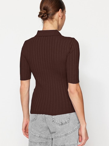 Trendyol Sweter w kolorze brązowy
