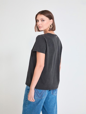 T-shirt Lola Casademunt en noir
