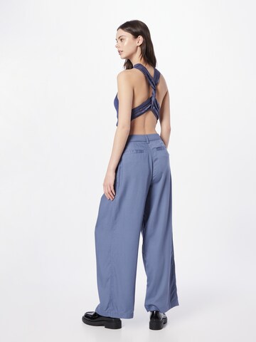 Loosefit Pantalon à pince 'Hazel' WEEKDAY en bleu