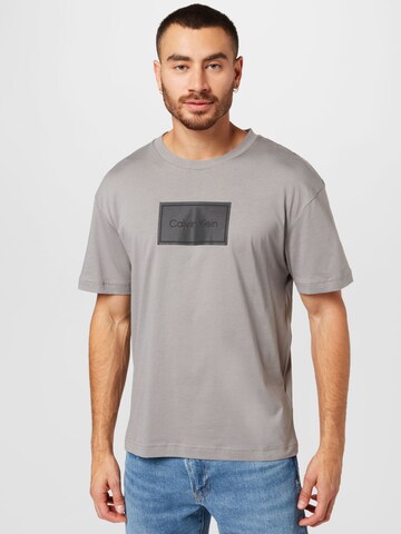 Calvin Klein Paita värissä harmaa: edessä