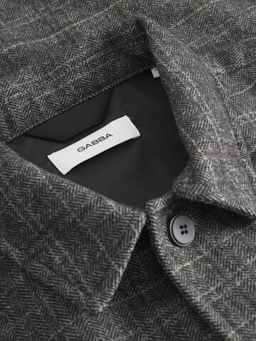 Veste mi-saison 'Flap' GABBA en gris