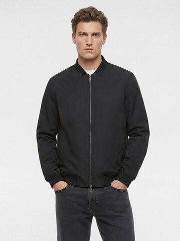 Everly Φθινοπωρινό και ανοιξιάτικο μπουφάν σε μαύρο: μπροστά