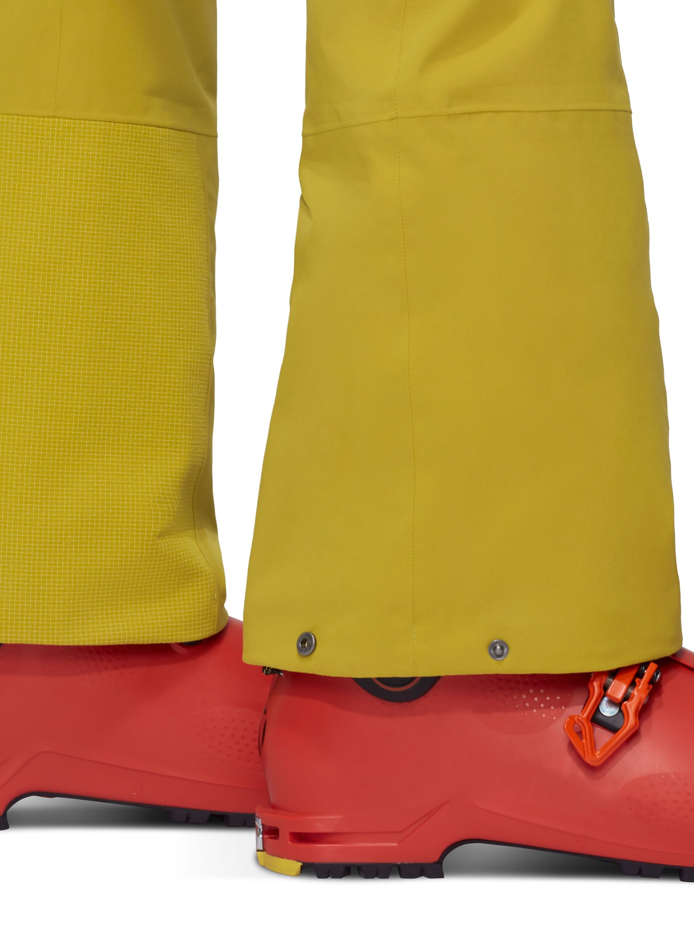 MAMMUT Loose fit Outdoor Pants in Yellow