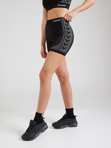 Hummel Skinny Sportshorts in Schwarz: Vorderseite