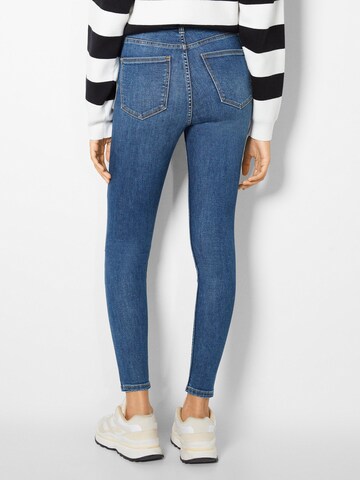 Bershka Skinny Jeansy w kolorze niebieski