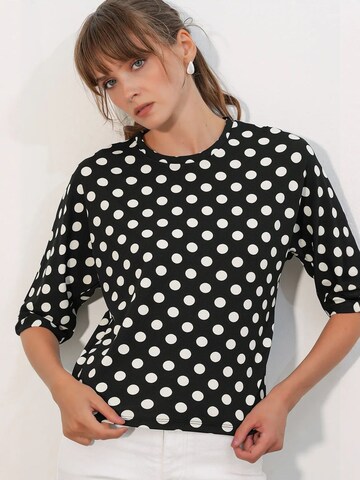 Bigdart Blouse in Zwart: voorkant