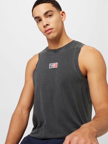 Tommy Jeans - Camiseta en negro