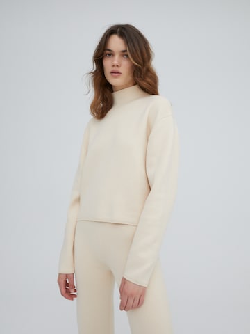 EDITED Sweater 'Alexandra' in Beige: front