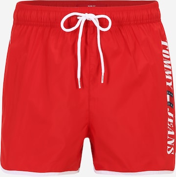 Tommy Jeans - Bermudas en rojo: frente