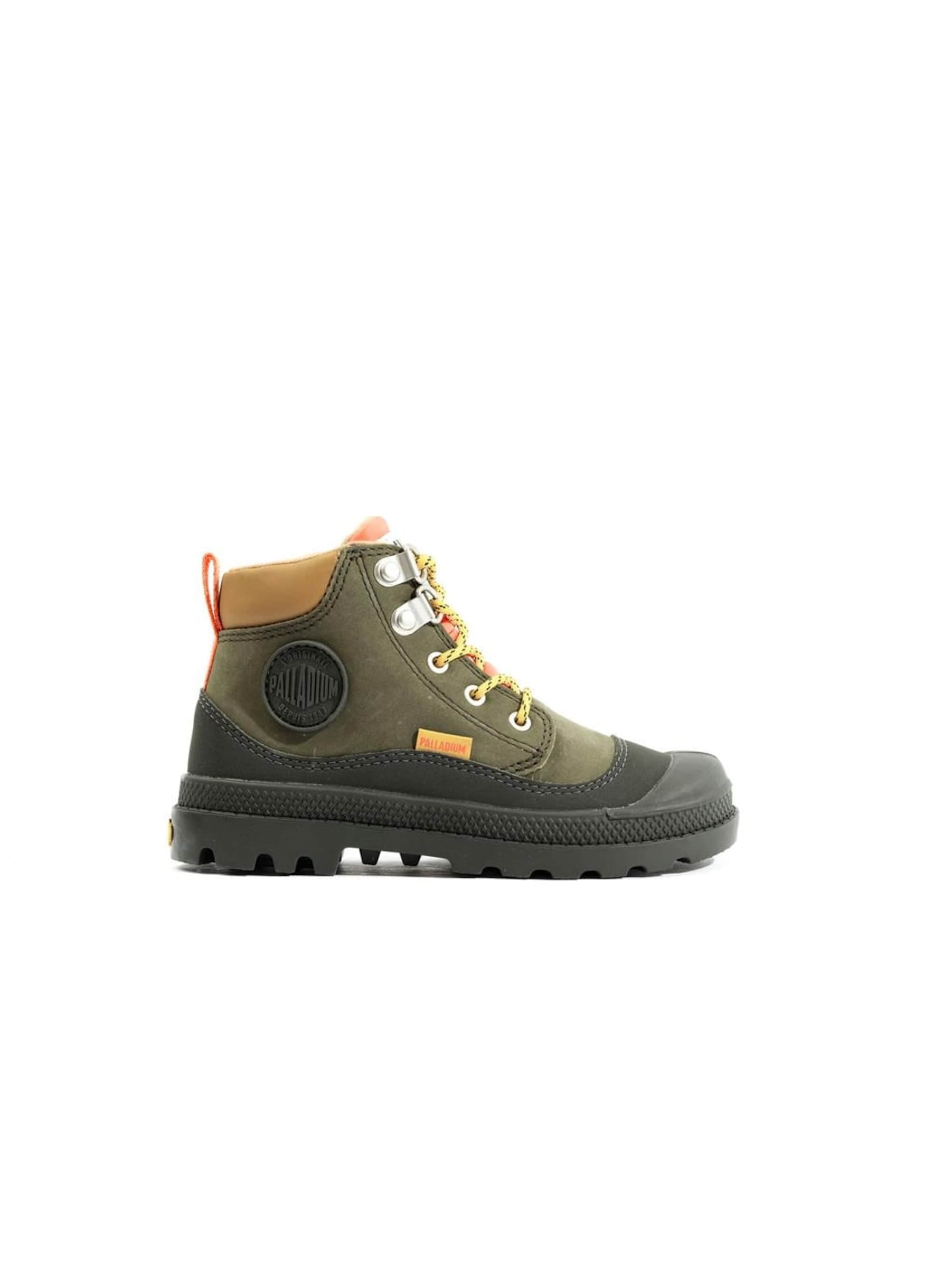 Palladium Boot in Green: front