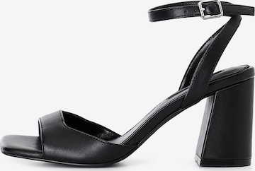 CAFè NOIR Pumps in Black: front