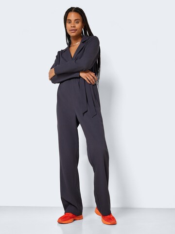 Noisy may Jumpsuit in Grau