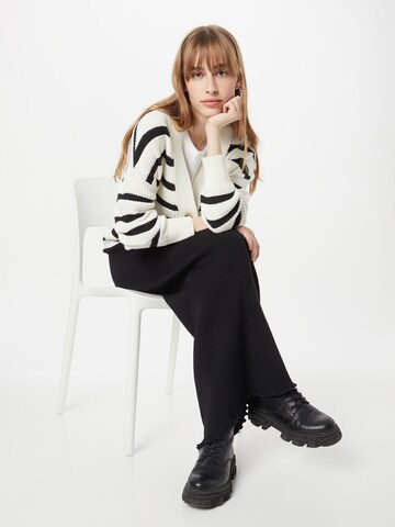 QS Strickjacke in Weiß