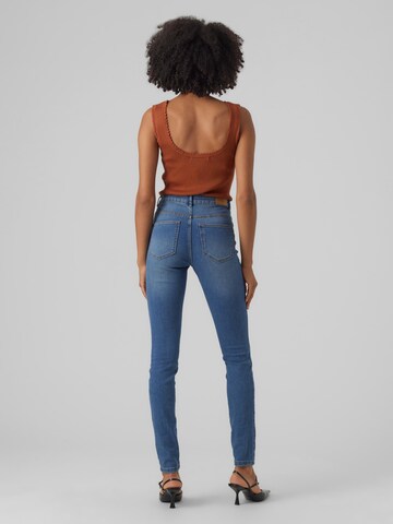 Slimfit Jeans 'June' de la VERO MODA pe albastru