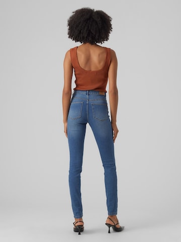 Slimfit Jeans 'June' di VERO MODA in blu