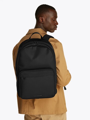 TOMMY HILFIGER Batoh – černá