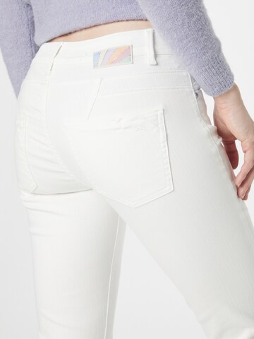 Skinny Jeans 'Ana' de la BRAX pe alb