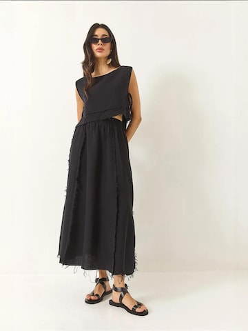 Tailleur di Bianco Lucci in nero