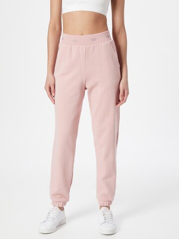 ADIDAS ORIGINALS Tapered Broek in Roze: voorkant