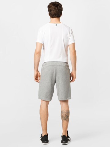 PUMA Regular Sportshorts in Grau