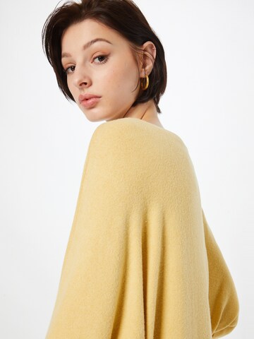 s.Oliver Sweater in Yellow