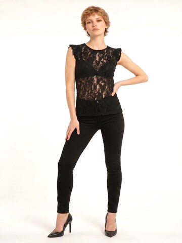 Alexa Dash Top in Schwarz