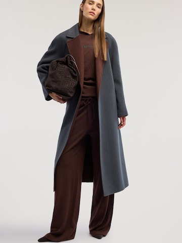 Pantaloni di Trussardi in marrone
