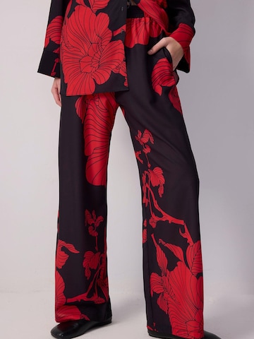 Touché Privé Leisure suit 'Flower Patterned Shirt Trousers Set' in Black