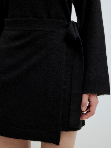 EDITED Úpletové šaty 'Coraline' – černá