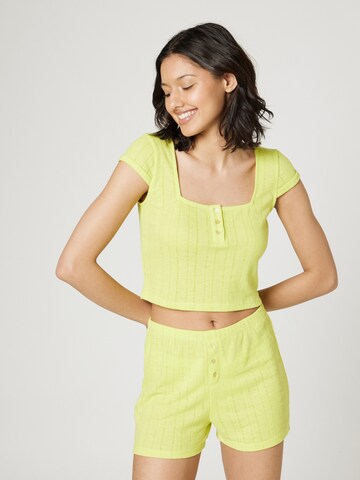 florence by mills exclusive for ABOUT YOU - Pijama 'Spring Showers ' em verde: frente