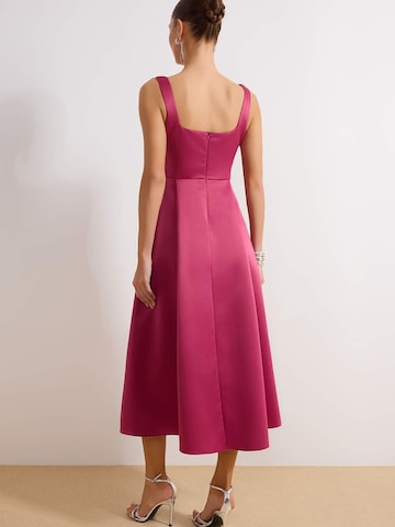 Trendyol Kleid in Lila