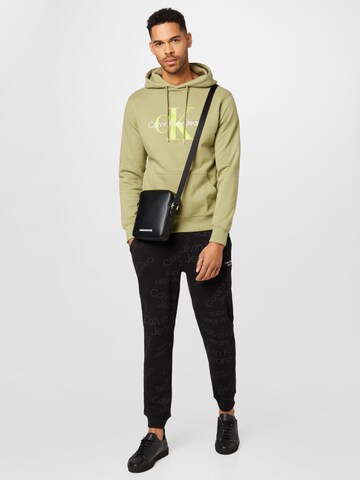 Sweat-shirt Calvin Klein Jeans en vert