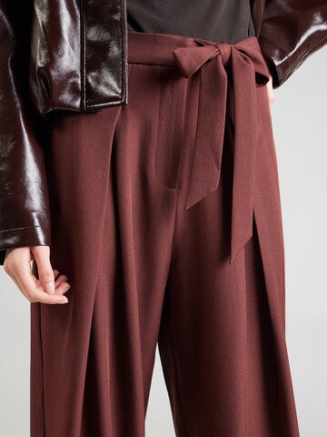 ABOUT YOU Flared Pantalon 'Palmer' in Bruin