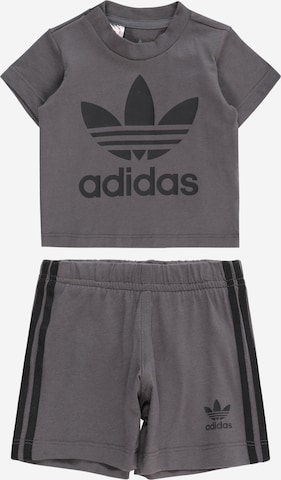 ADIDAS ORIGINALS Set 'Trefoil' in Grey: front