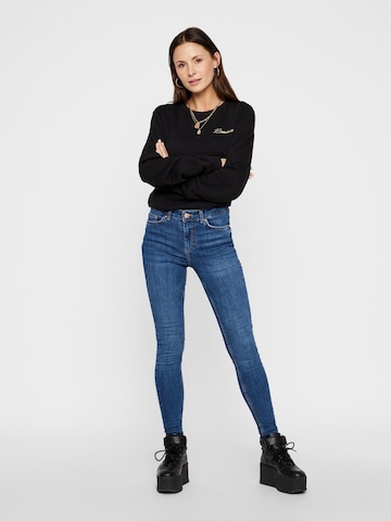 PIECES Skinny Jeans 'Delly' in Blauw