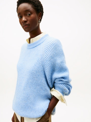 TOMMY HILFIGER Svetr – modrá