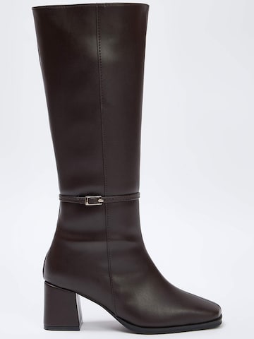 Trendyol Boot in Brown