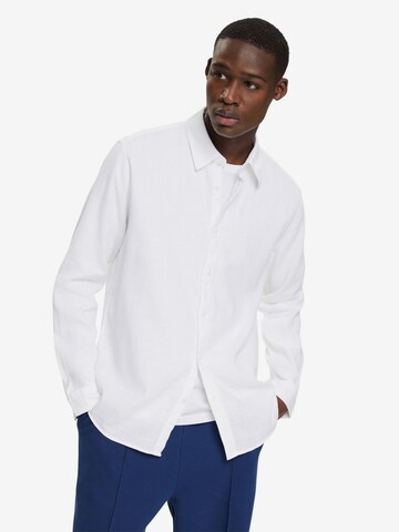 Coupe regular Chemise ESPRIT en blanc : devant