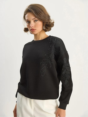 Felpa di Bianco Lucci in nero