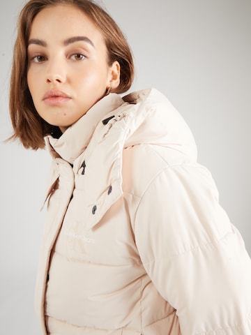 Calvin Klein Jeans Зимняя куртка в Бежевый
