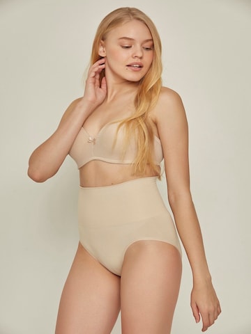 C&City Slip in Beige