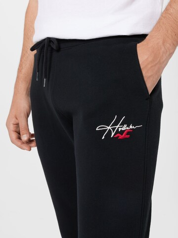 Regular Pantaloni de la HOLLISTER pe negru